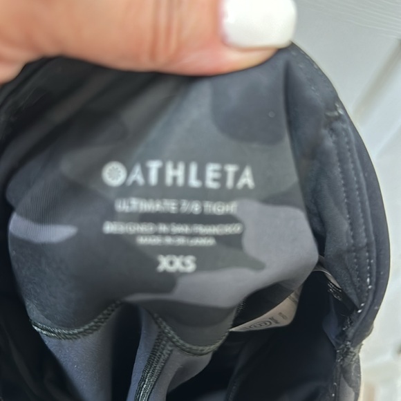 Athleta Ultimate 7/8 Tight *Camo - Picture 10 of 11
